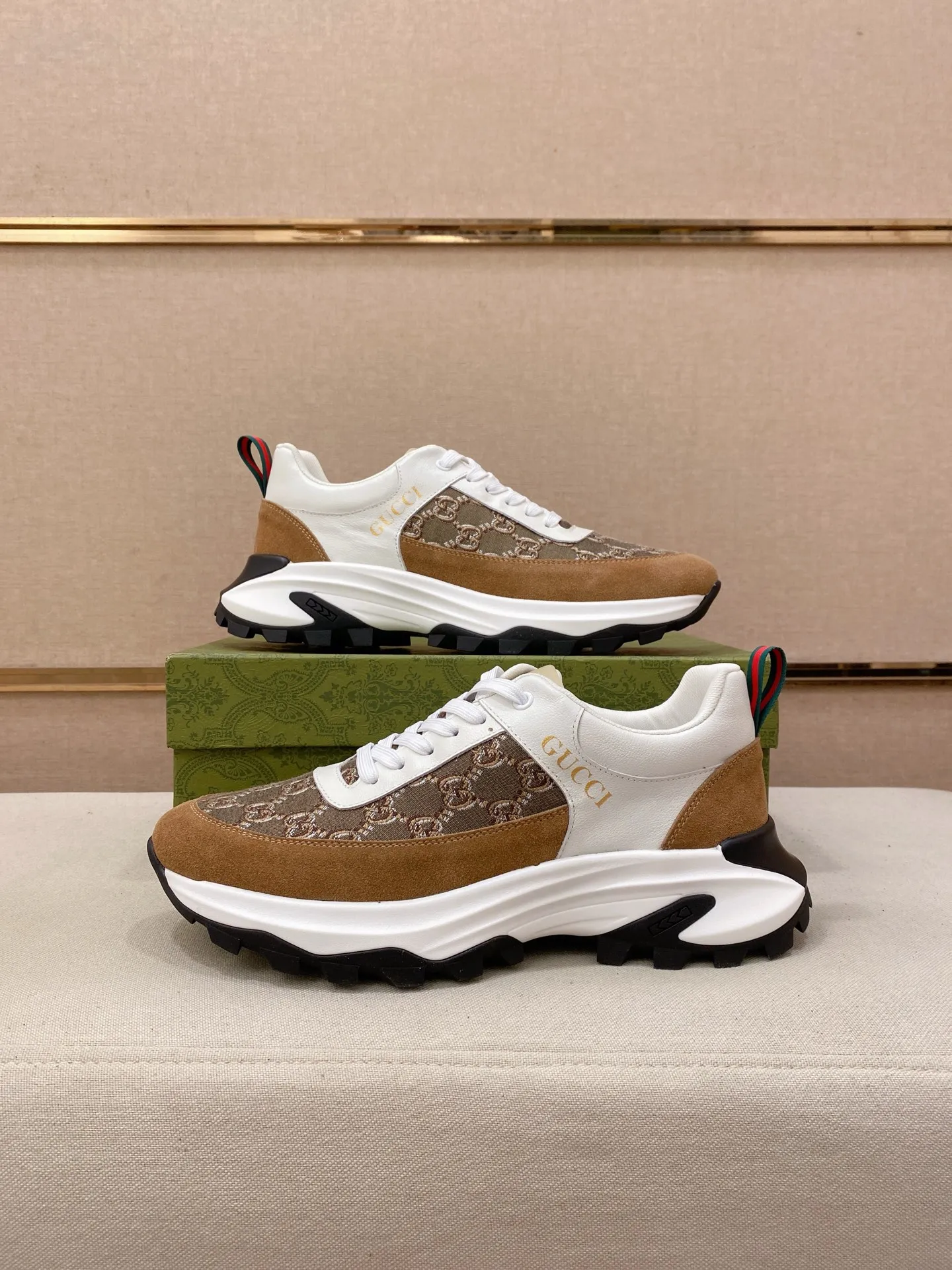 Men's clothing and shoes💰:462💰 (GUCCI) The latest model from the official website🎁🎁Casual and fashionable men's shoes👟, hot style💥The version is simple and elegant, exclusive for trendy men. The unique latest brand elements from the official website👑Original Gucci decoration, fashionable and generous, the fabric is original cowhide ✅Mesh breathable lining, the official website specifies wear-resistant casual outsole, the classic model is taken in kind at the counter🎬38-44 (can be customized for 45 non-refundable)